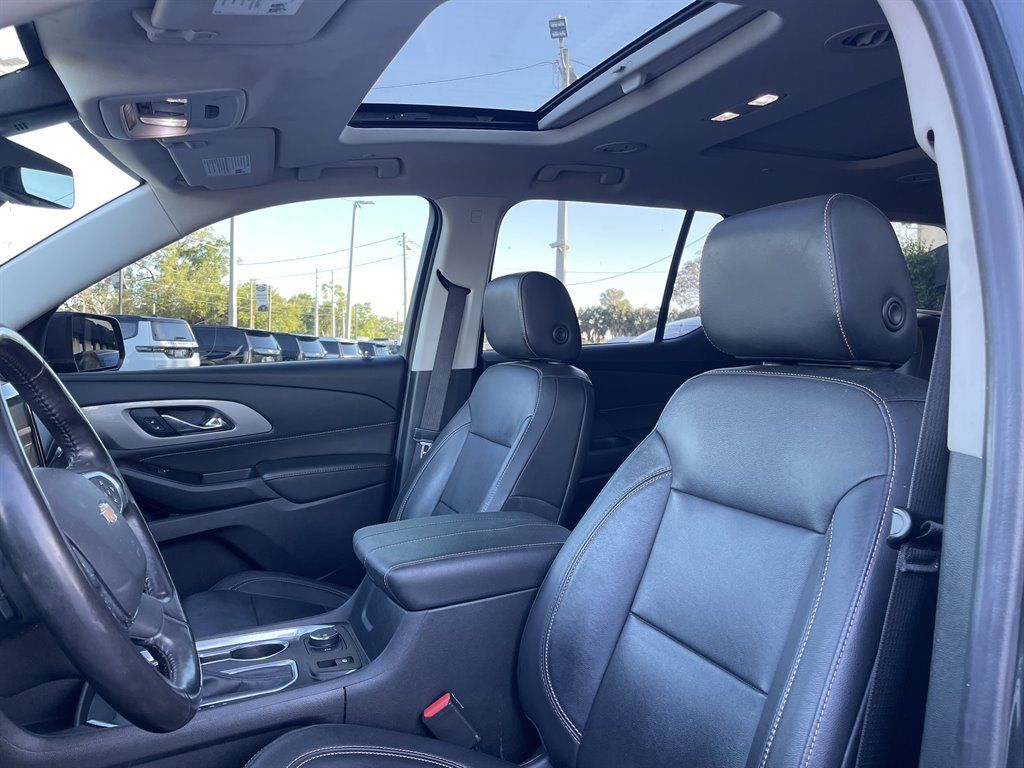 Used 2020 Chevrolet Traverse LT w/ LT Premium Package AWD/4WD image 6