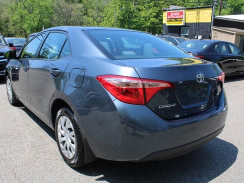 Used 2017 Toyota Corolla LE w/ Carpet Mat Package (TMS) FWD image 10