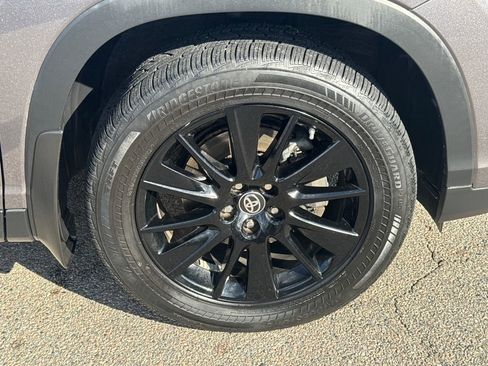 Used 2019 Toyota Highlander SE image 43