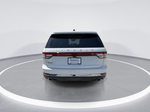 New 2026 Lincoln Aviator AWD image 8