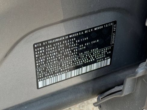 Used 2026 Volkswagen Tiguan SE FWD image 30