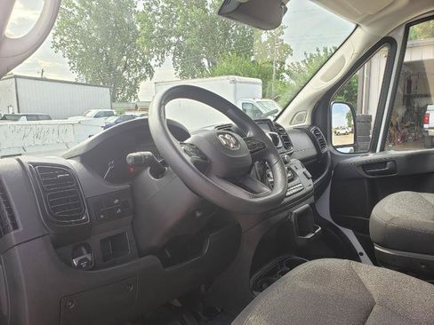 Used 2025 RAM ProMaster 2500 w/ Convenience Group FWD image 13