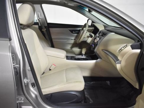 Used 2015 Nissan Altima 2.5 SV w/ Convenience Package FWD image 33