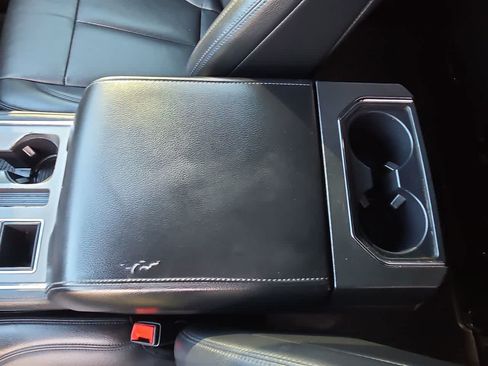 Used 2019 Ford Expedition XLT w/ Equipment Group 202A RWD image 20
