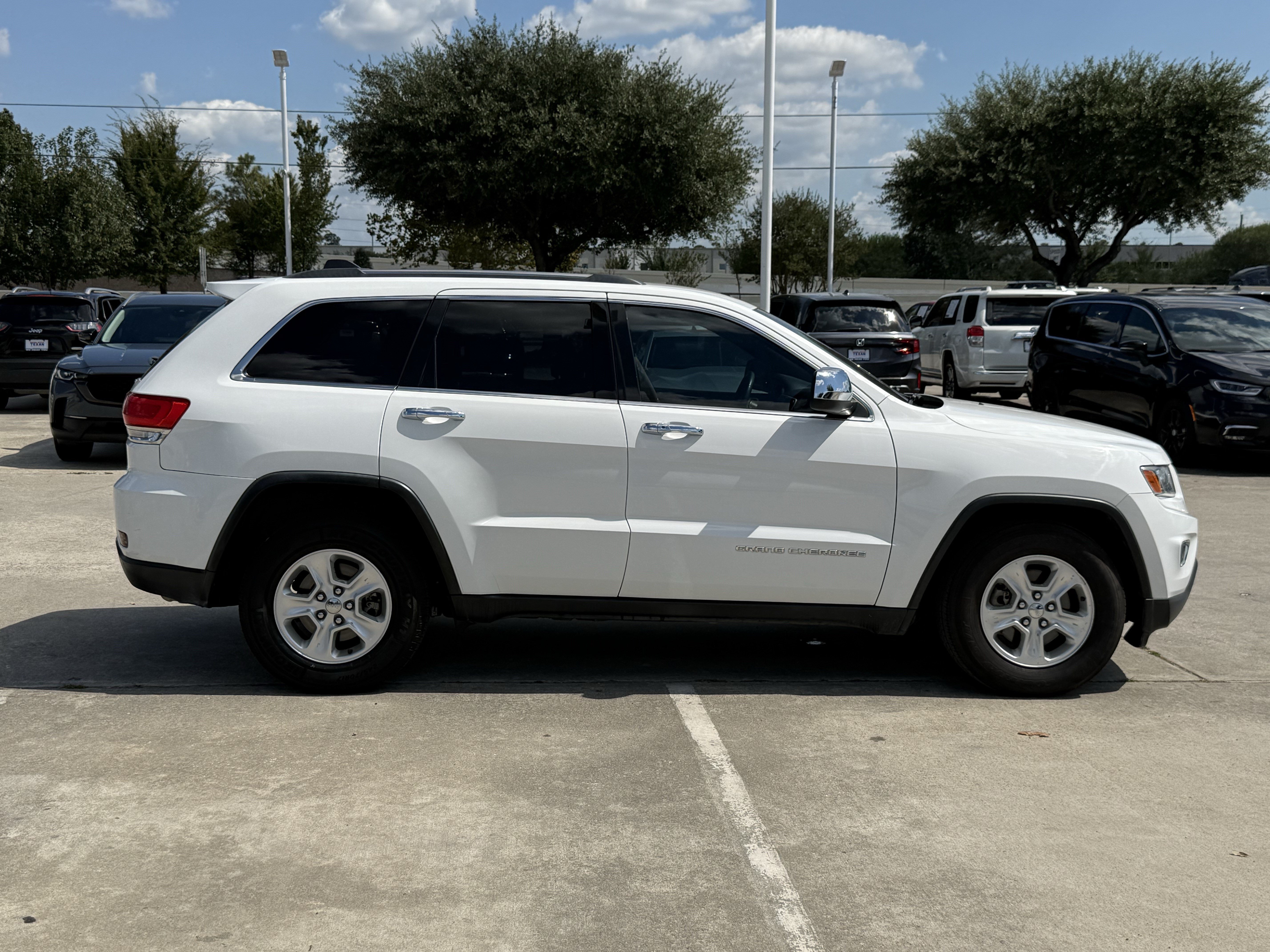 Used 2014 Jeep Grand Cherokee Laredo w/ Quick Order Package 23E RWD image 3