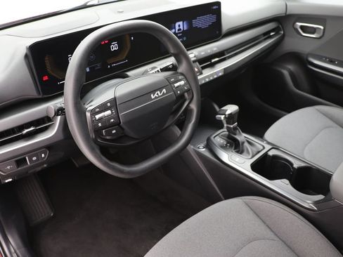 Used 2025 Kia K4 FWD image 13