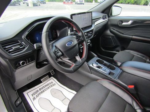 Used 2023 Ford Escape ST-Line w/ Tech Pack #1 image 9