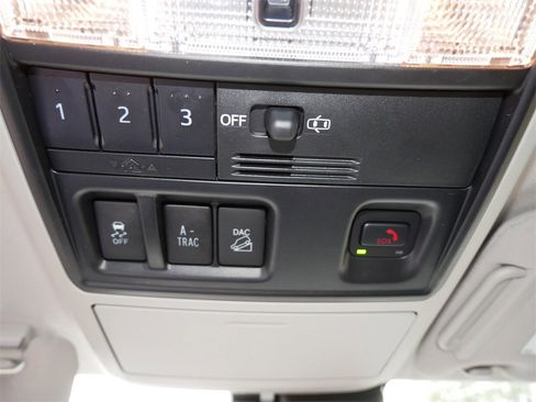 Certified 2024 Toyota 4Runner SR5 Premium image 30