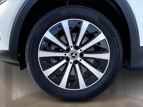 Used 2023 Mercedes-Benz GLB 250 w/ Premium Package image 32