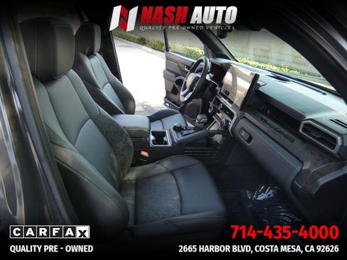 Used 2025 Toyota Tacoma Limited AWD/4WD image 36