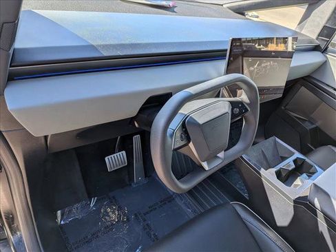 Used 2024 Tesla Cybertruck AWD Crew Cab image 10