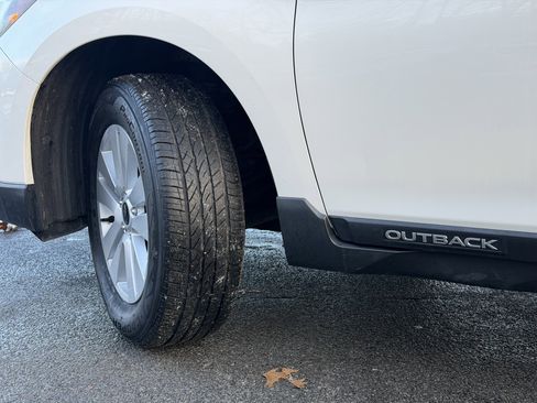 Used 2018 Subaru Outback 2.5i image 4