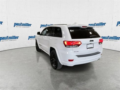 Used 2020 Jeep Grand Cherokee Altitude image 9