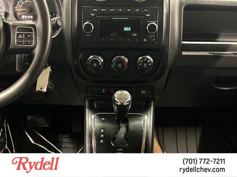 Used 2015 Jeep Patriot Sport w/ Power Value Group AWD/4WD image 15