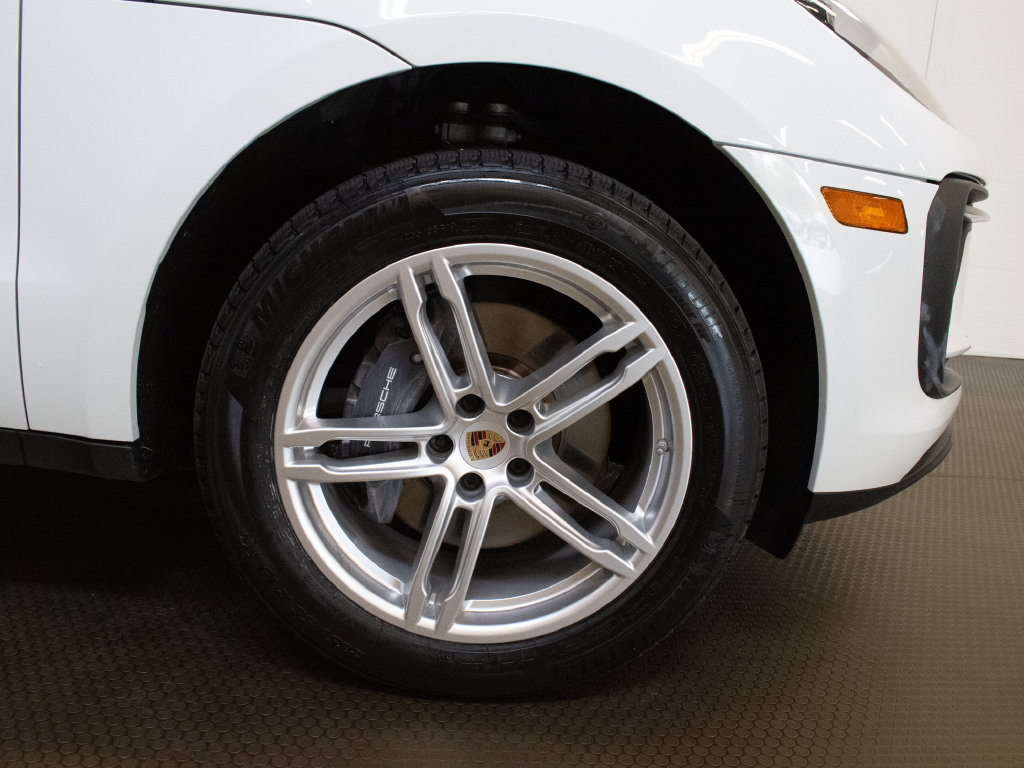 Certified 2023 Porsche Macan AWD/4WD image 15