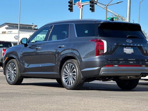 Used 2025 Hyundai Palisade Calligraphy image 8