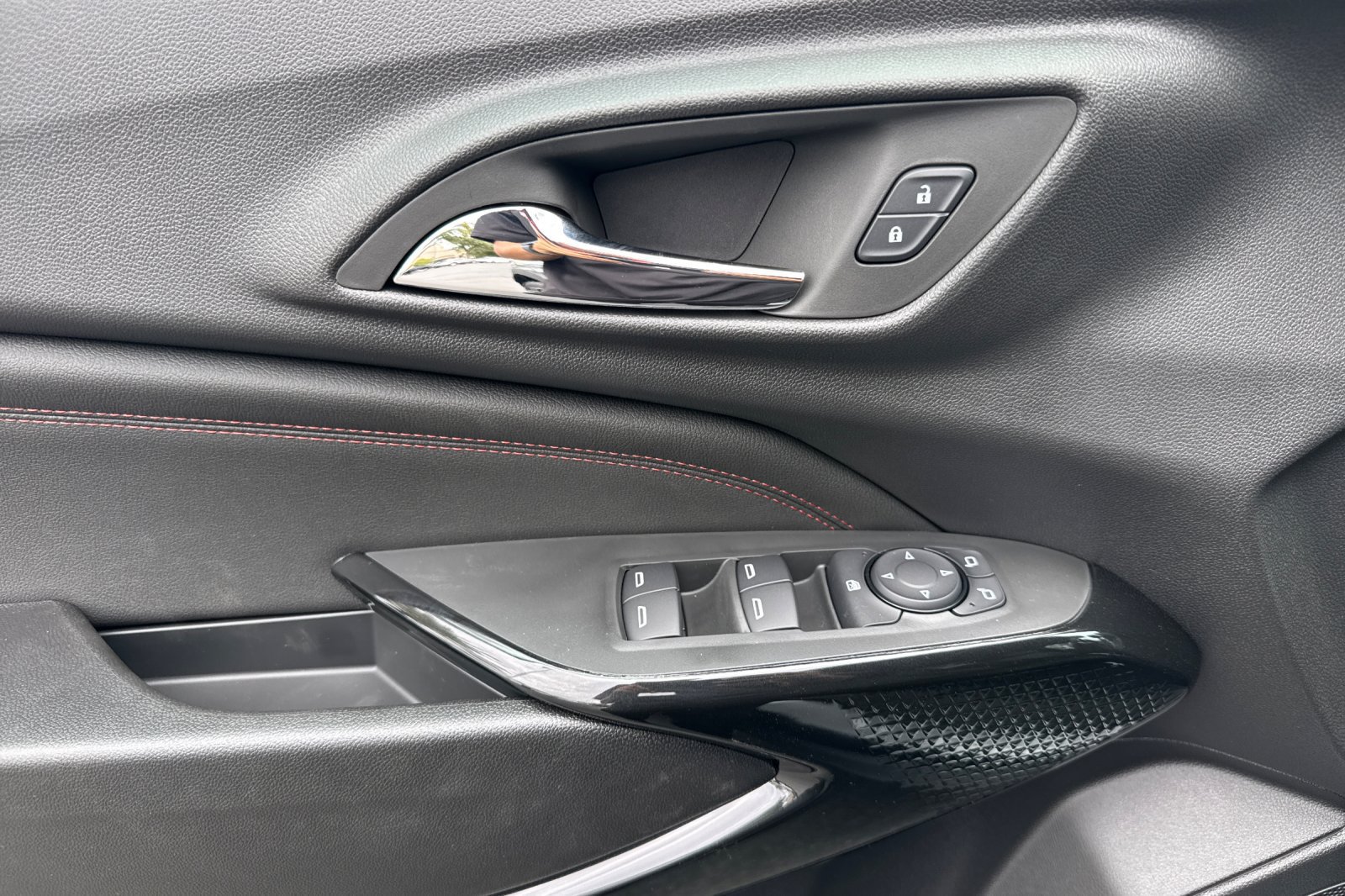 New 2026 Chevrolet Trax RS w/ Driver Confidence Package FWD image 10
