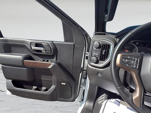 Used 2023 Chevrolet Silverado 2500 High Country w/ Technology Package AWD/4WD image 26