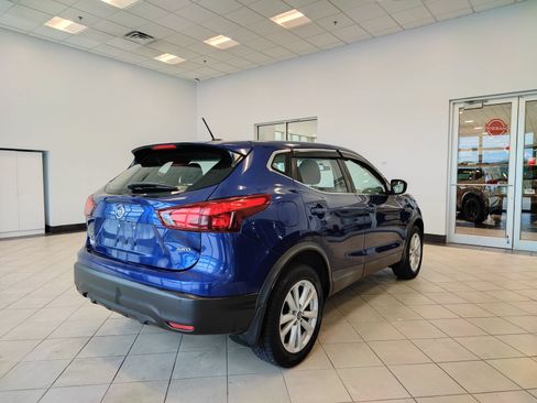 Used 2019 Nissan Rogue Sport S w/ Appearance Package AWD/4WD image 3