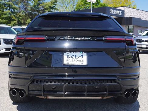 Used 2022 Lamborghini Urus AWD/4WD image 16