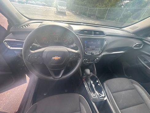 Used 2023 Chevrolet TrailBlazer LT w/ Convenience Package AWD/4WD image 10
