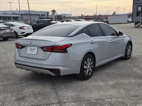Used 2022 Nissan Altima 2.5 S image 4