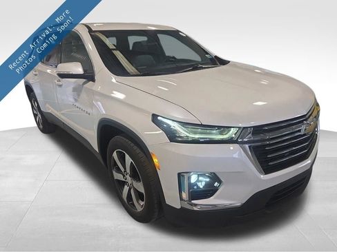 Used 2022 Chevrolet Traverse LT w/ LT Premium Package image 1