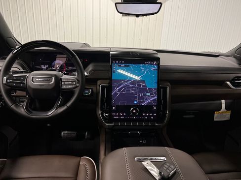 New 2026 GMC Yukon XL Denali Ultimate w/ LPO, Floor Liner Package AWD/4WD image 17