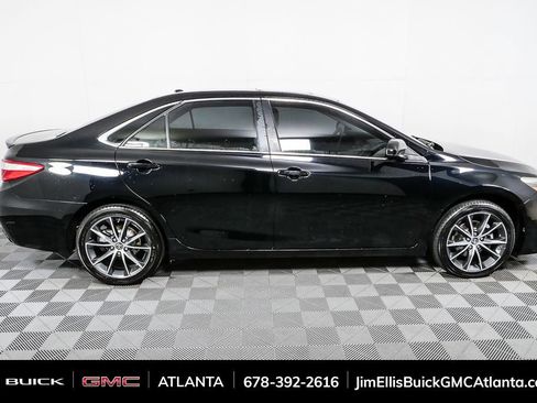 Used 2017 Toyota Camry XSE image 27
