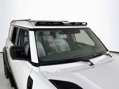 Used 2026 Land Rover Defender 110 X-Dynamic SE AWD/4WD image 34