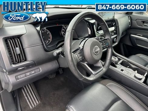 Used 2023 Nissan Pathfinder SL w/ Lighting Package (N92) AWD/4WD image 21