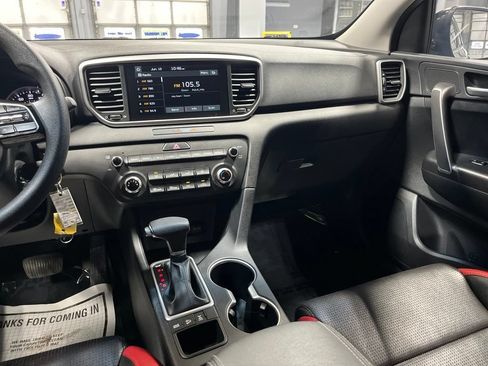 Used 2022 Kia Sportage LX AWD/4WD image 25