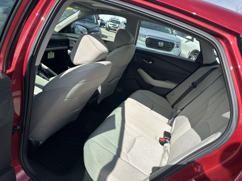 Certified 2025 Honda Accord SE image 13