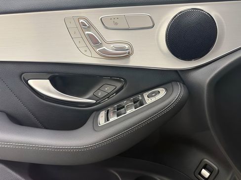 Used 2022 Mercedes-Benz GLC 300 image 10