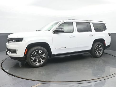 Used 2023 Jeep Wagoneer Series III w/ Preferred Equipment Group AWD/4WD image 2