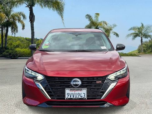 Used 2025 Nissan Sentra SR FWD image 3