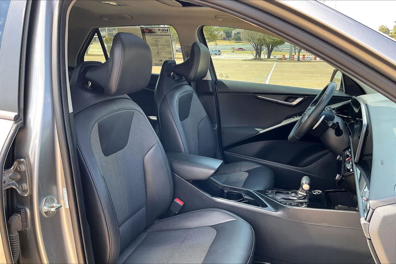 Certified 2023 Kia Niro EX Touring FWD image 13