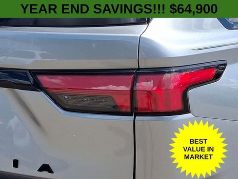 Used 2024 Toyota Sequoia Platinum image 11