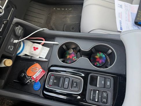 Used 2025 Honda Pilot EX-L image 18