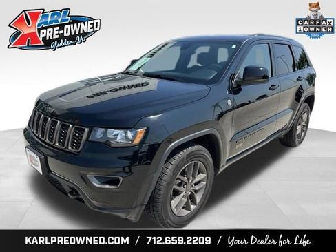 Used 2017 Jeep Grand Cherokee Laredo AWD/4WD image 1