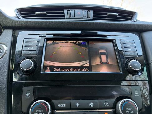 Used 2018 Nissan Rogue SL FWD image 28