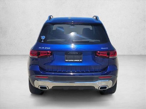 Certified 2022 Mercedes-Benz GLB 250 4MATIC image 6