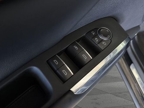 Used 2025 Chevrolet Traverse RS w/ LPO, Floor Liner Package FWD image 9