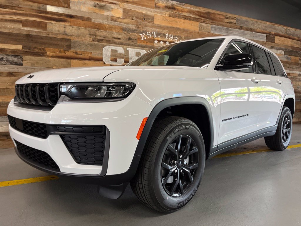 New 2026 Jeep Grand Cherokee Altitude AWD/4WD image 14
