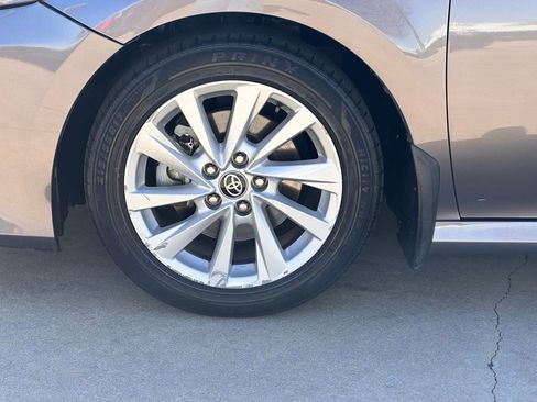 Used 2022 Toyota Camry LE image 10
