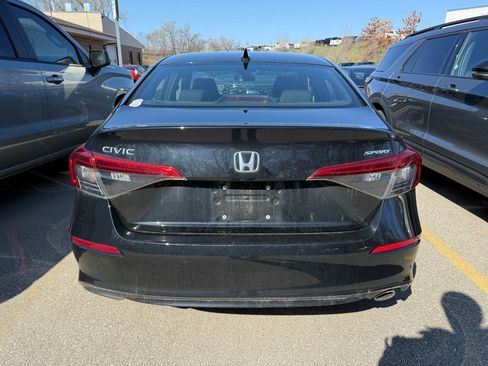 Used 2022 Honda Civic Sport image 3