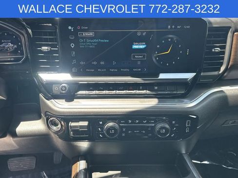 Certified 2025 Chevrolet Silverado 1500 High Country w/ Midnight Edition AWD/4WD image 18