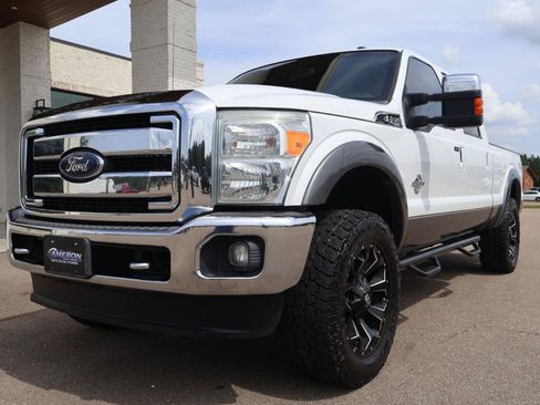 Used 2014 Ford F250 Lariat w/ Lariat Ultimate Package AWD/4WD image 2