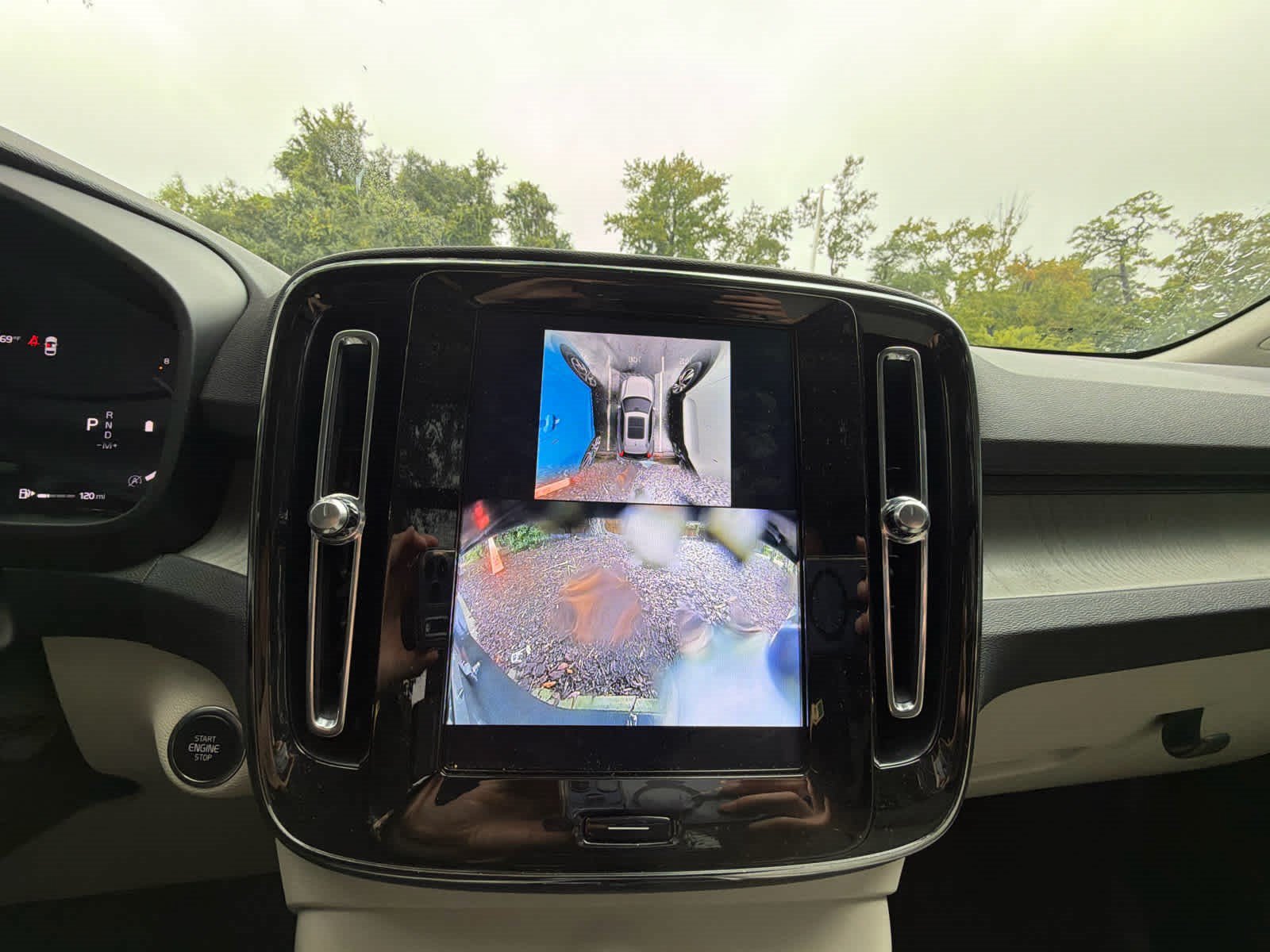 Certified 2024 Volvo XC40 B5 Ultimate w/ Protection Package Premier AWD/4WD image 30