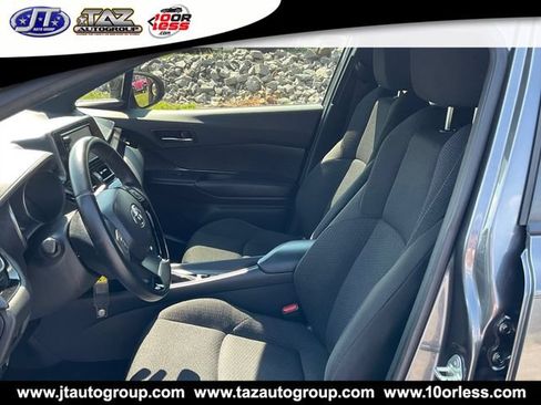 Used 2018 Toyota C-HR XLE FWD image 10